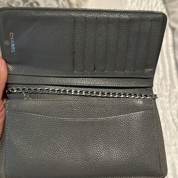 CHANEL Black Clutch with Quilted Pattern and Chain Strap - Picture 2 of 5